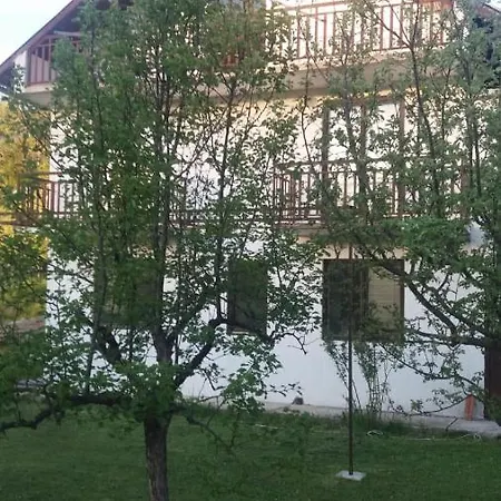 Planinska Kuca Rezo Rakitno
